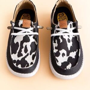 Women's hey dude wendy animal print size 10